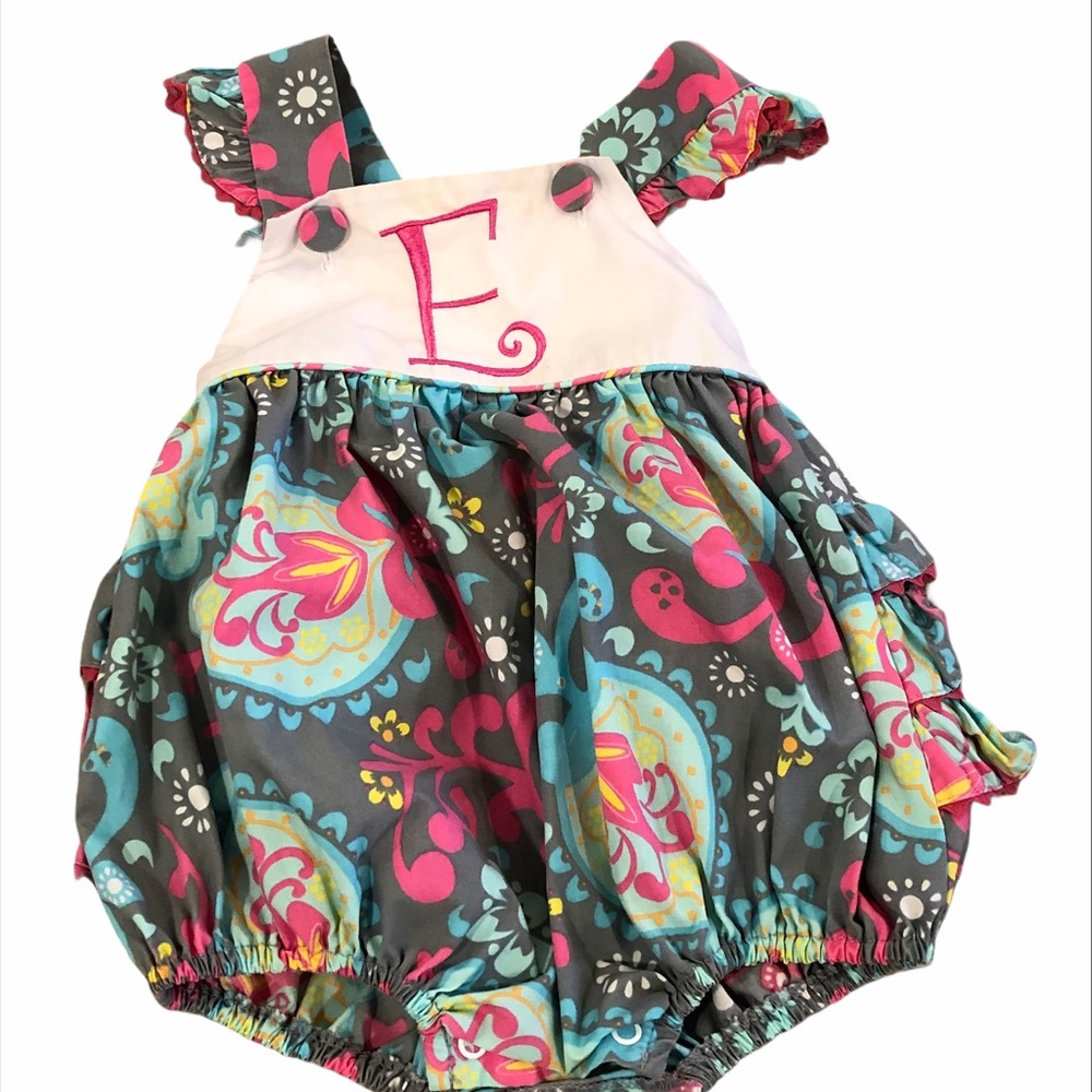 “E” monogrammed bubble